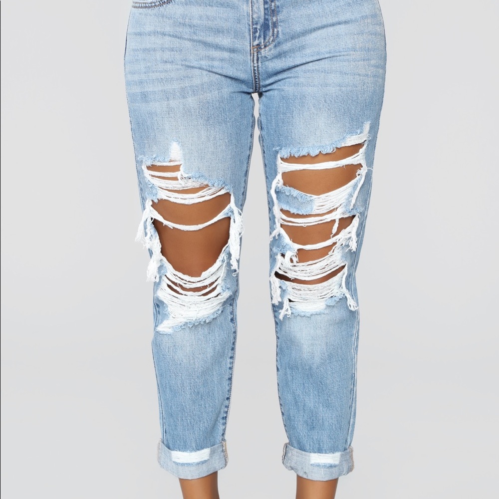Distressed High Rise Boyfriend Jeans